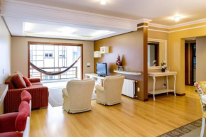Espaço e conforto, no centro de Gramado